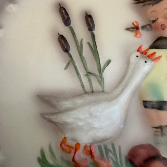 1974 Annual Hummel Plate MJ Hummel Girl with Geese and Box - Picture 5 of 12